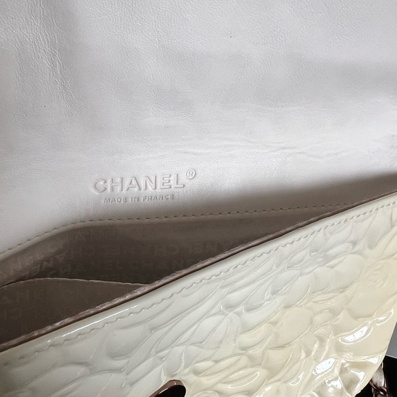 Authentic Chanel Chain Flap Bag Camellia Patent East West - Picture 9 of 16